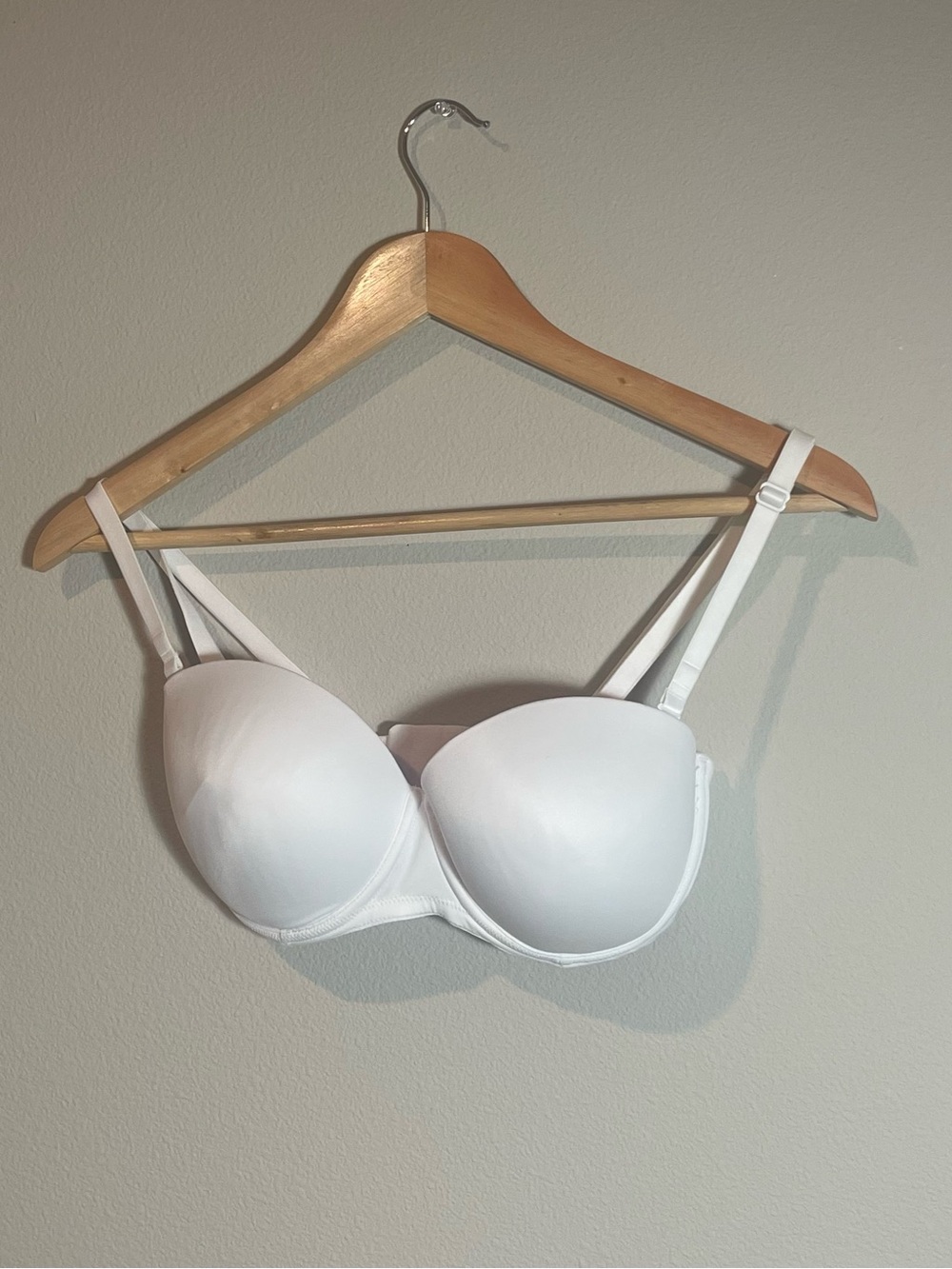 Victoria’s secret White Strapless Convertible Bra - Women Intimates